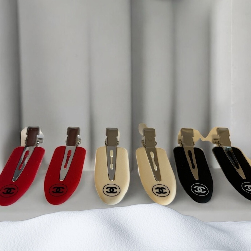 GWP Chanel Red and Cream Shoe Clips